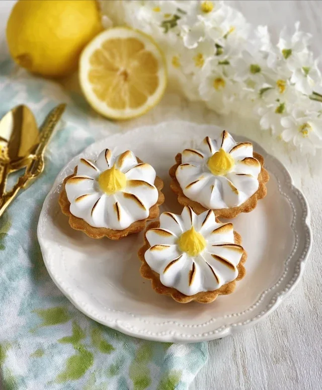 Daisy Lemon Meringue Pies