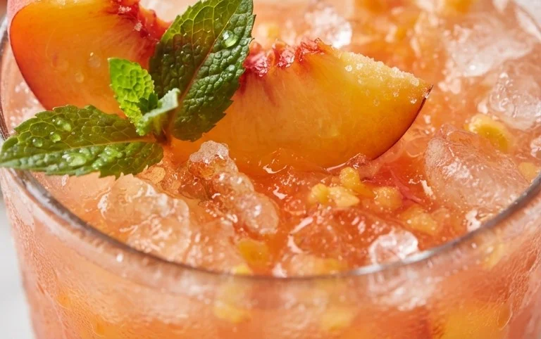 Refreshing Peach Lemonade
